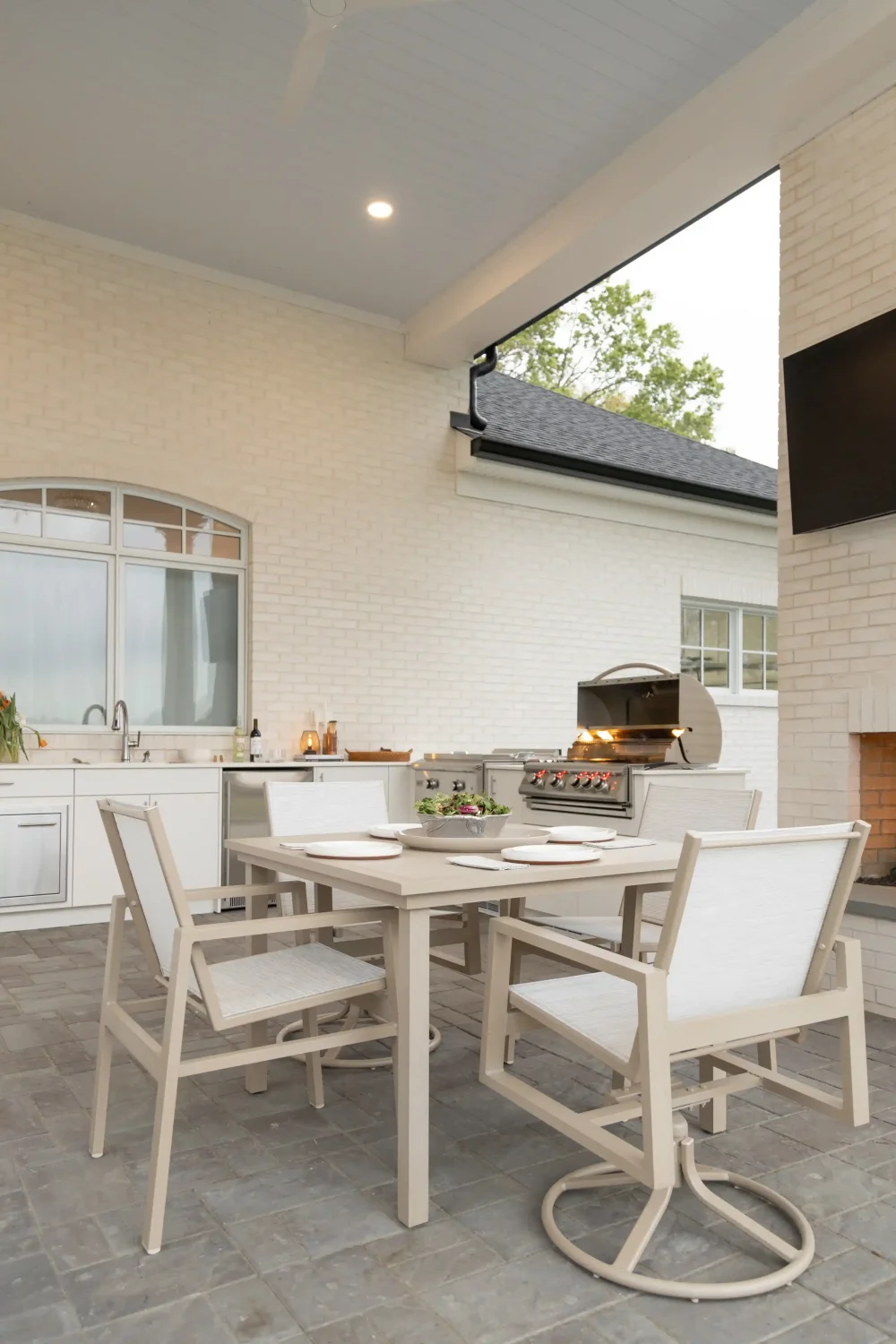 Vida Aluminum + Sling Collection