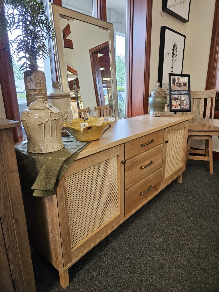 Provence Server w/Cane Doors