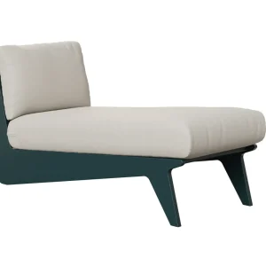 Holland Chaise by Berlin Gardens