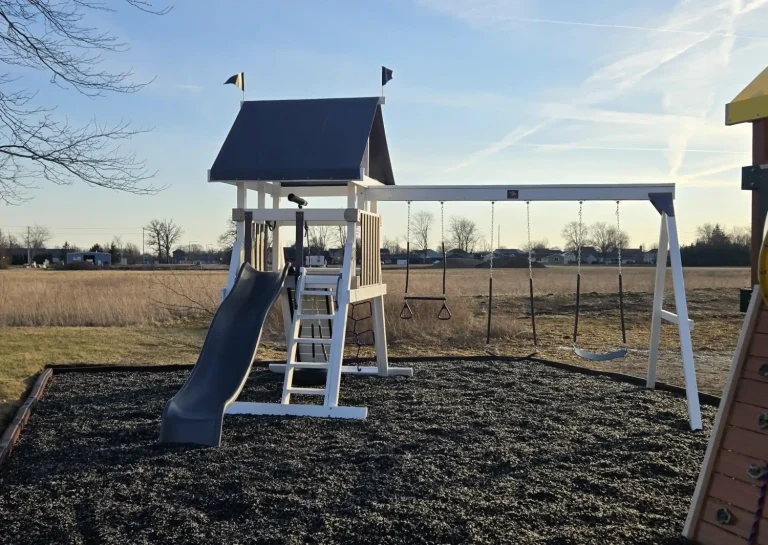 Amish Playmor Friendly Retreat Outdoor Playset